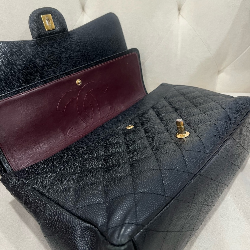 Chanel Classic Caviar Maxi Double Flap - Picture 8 of 11
